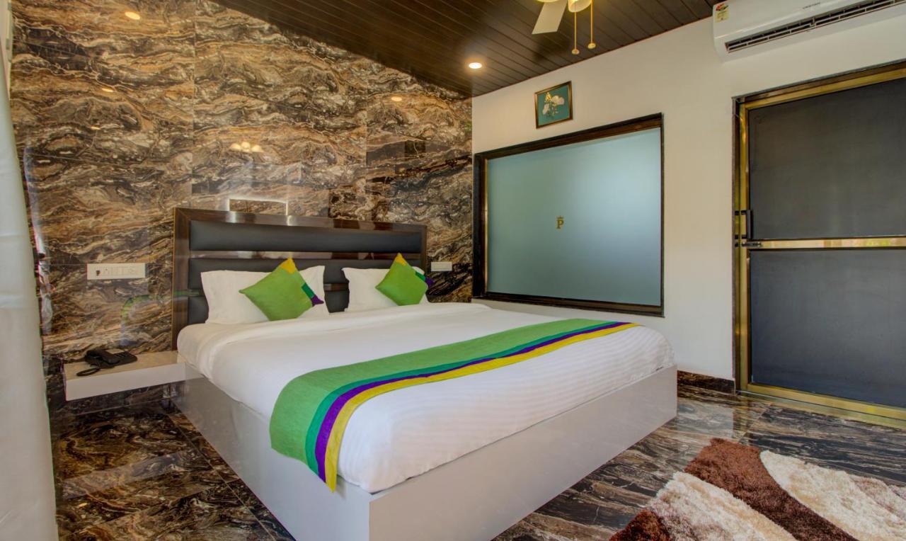 Hotel Treebo Code Red Morjim Zewnętrze zdjęcie