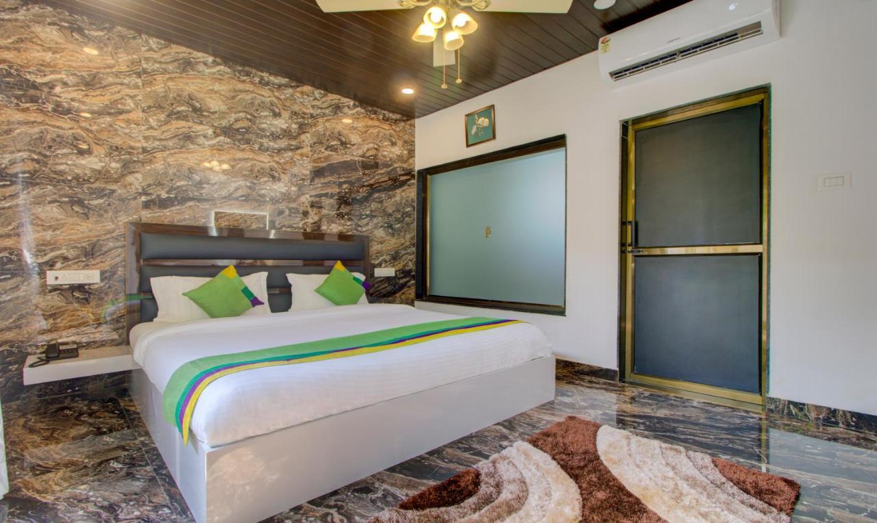 Hotel Treebo Code Red Morjim Zewnętrze zdjęcie